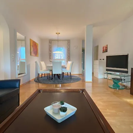Idyllisches Ansbacher 1 Stock Mit Aufzug Apartment Ansbach
